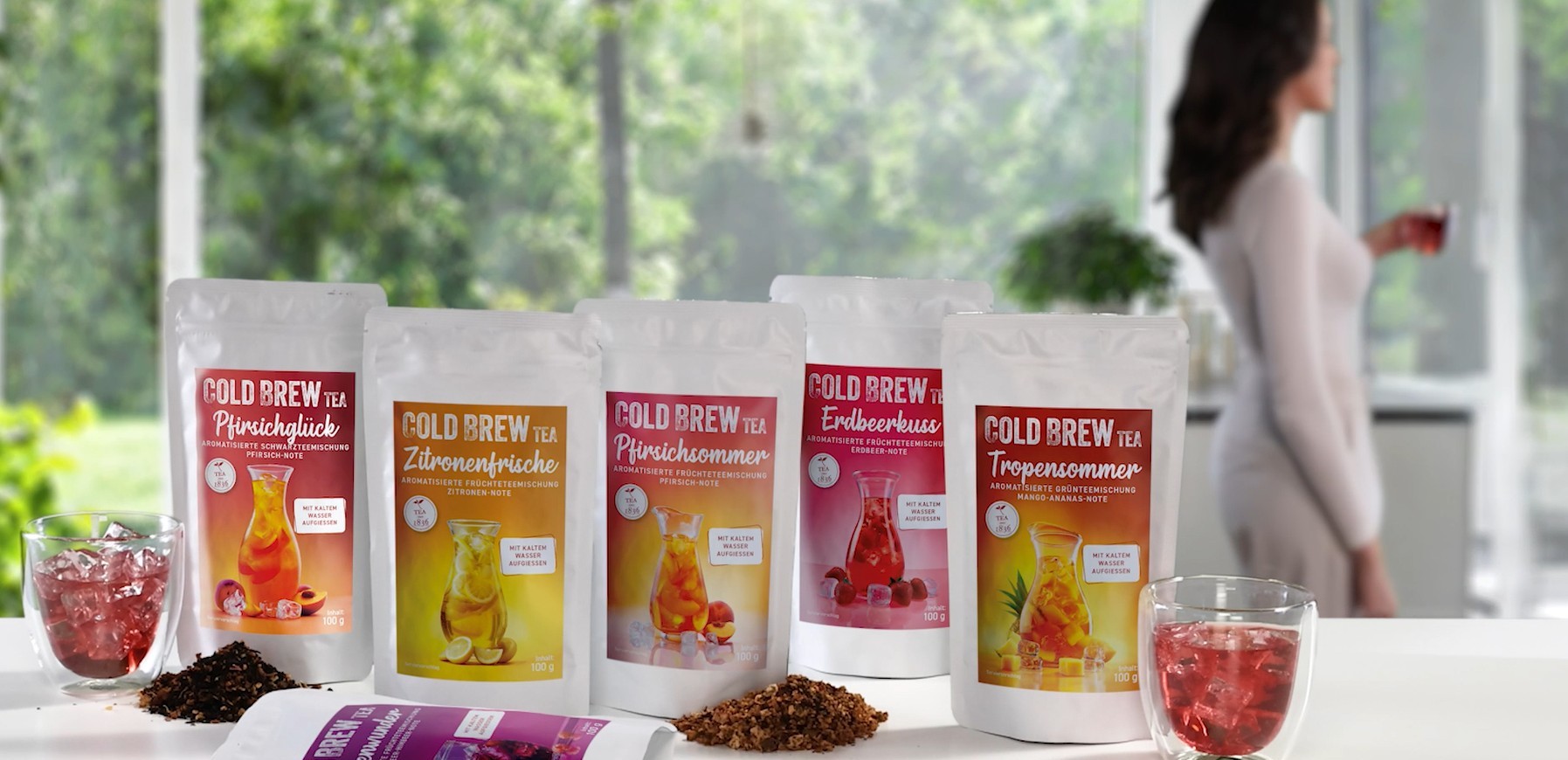 Cold Brew Kirschzeit 3 erschiedene Cold Brew Teesorten in wiederverschließbaren Zip-Beuteln mit Eistee-Gläsern
